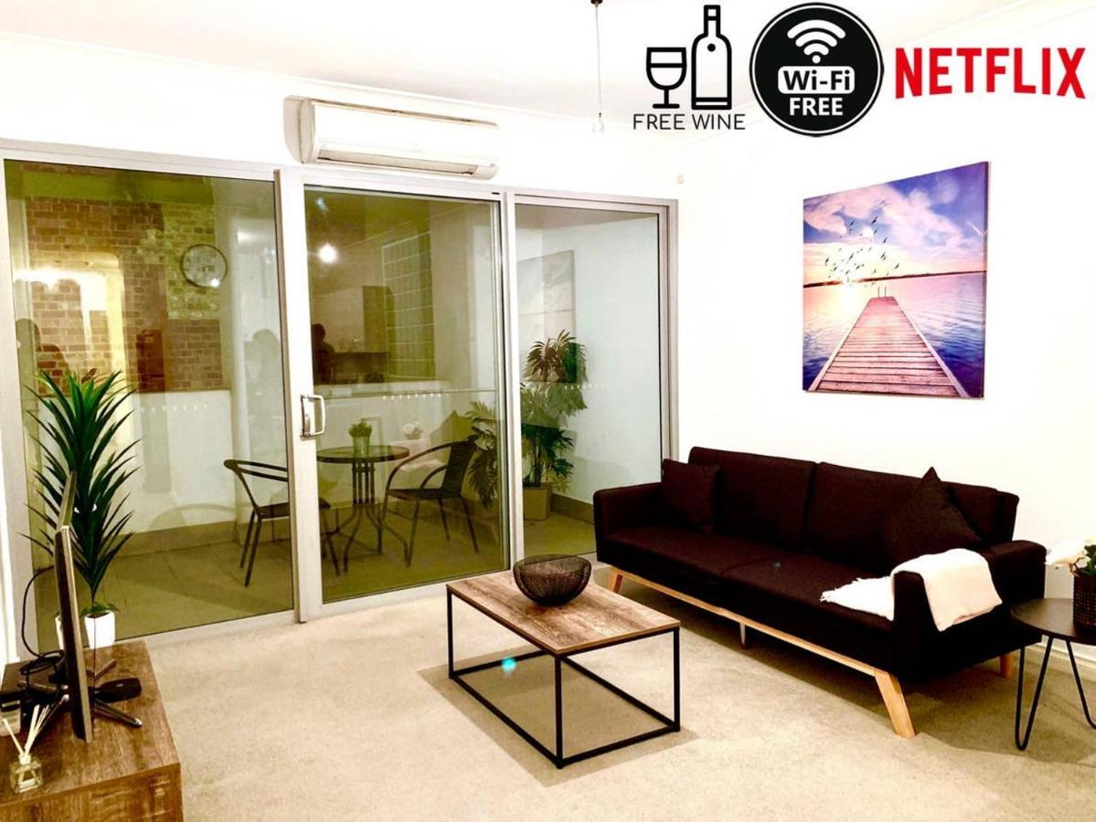 Project Bnb On Waymouth Аделаїда Екстер'єр фото